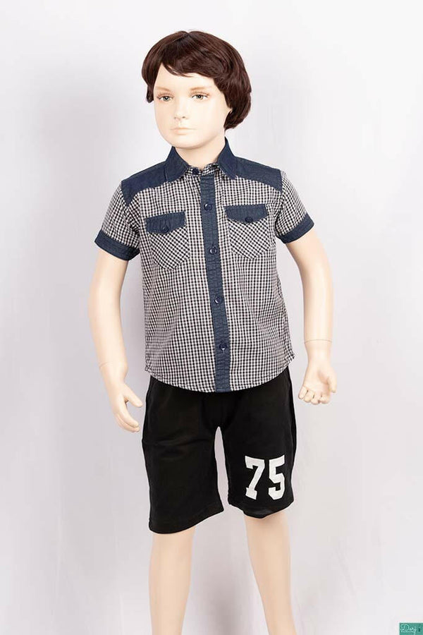 Boy’s half sleeve slim fit Shirts on B & W check with denim collar.