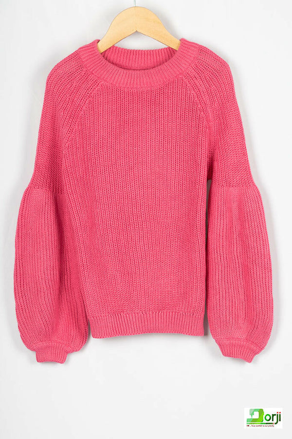 Girl's Raglan full sleeve loose fit casual chunky knitwear.