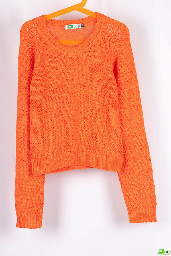 Girl's crew neck casual fit full sleeve Chunky knit short length sweater