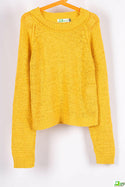 Girl's crew neck casual fit full sleeve Chunky knit short length sweater