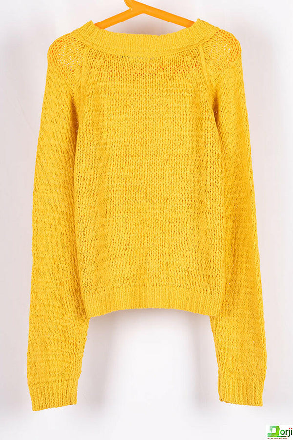 Girl's crew neck casual fit full sleeve Chunky knit short length sweater