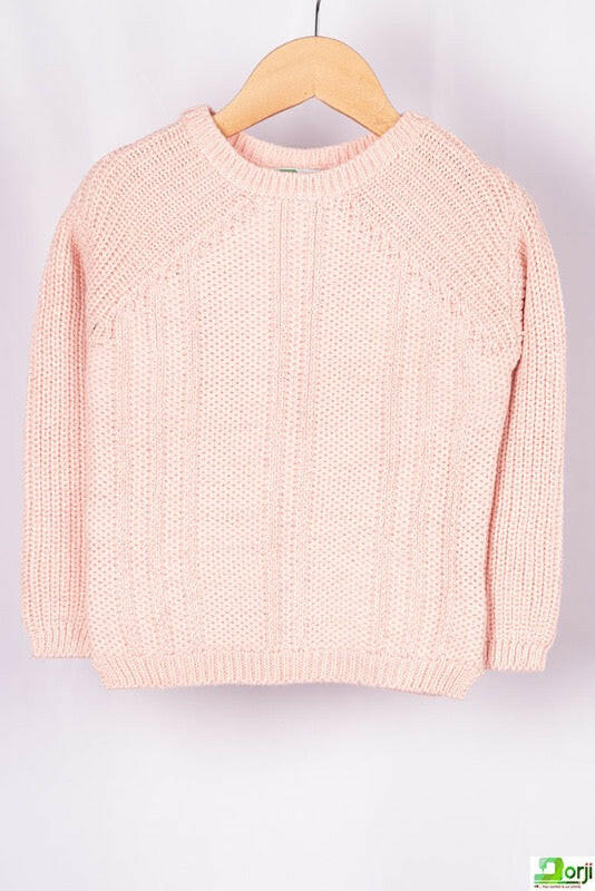 Girl’s full sleeve slim fit round neck knitted sparkle sweater in various colours. A very beautifully knitted comfortable sweater with 65% cotton & 35% polyester. Suitable for Winter and Spring.