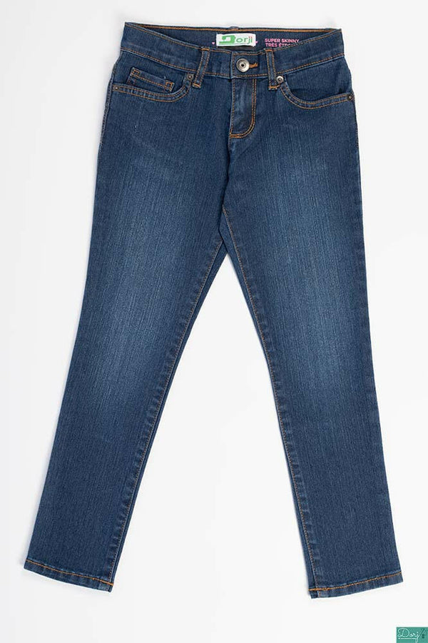 Girl's regular fit Denim Jeans in Blue with small pockets.