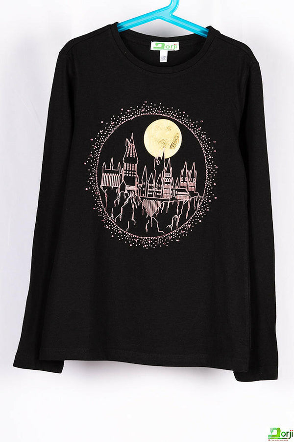 Girl's crew neck casual fit full sleeve golden castle designed jumper in Black.