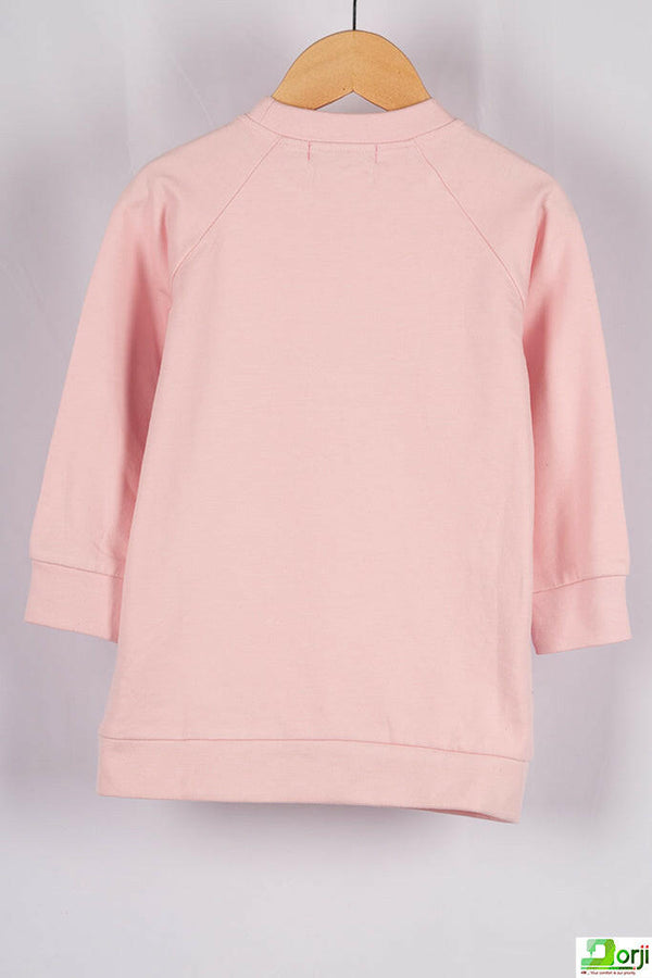 Girl's full sleeve crew neck glittery unicorn jumper in Pink.
