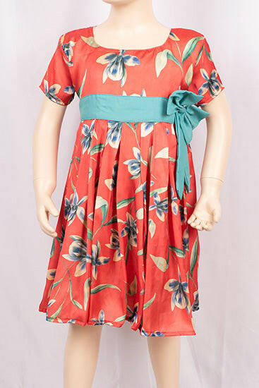 Girls short sleeve silk frock dresses with a cute bow with belt.