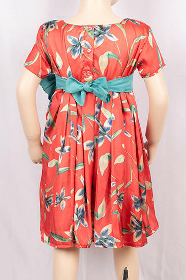 Girls short sleeve silk frock dresses with a cute bow with belt.