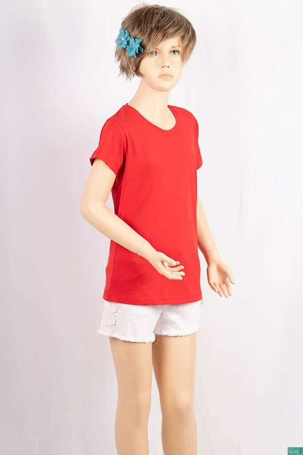 Girl’s round neck regular fit short sleeve T-shirts.