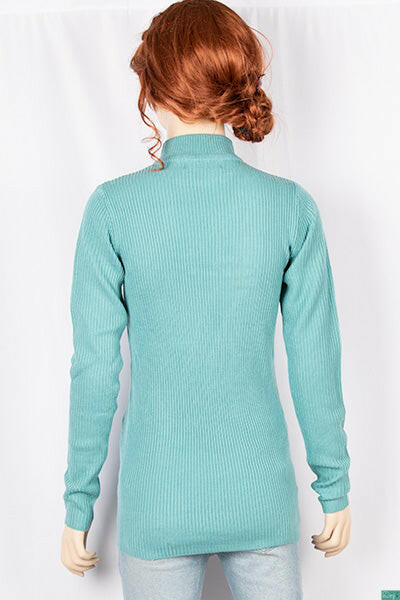 Ladies full sleeve casual fit round neck sweater.