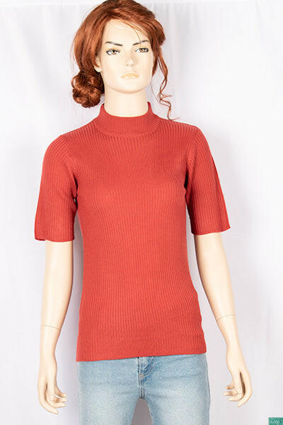 Ladies half sleeve casual fit round neck sweater.
