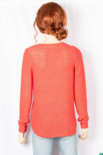 Ladies full sleeve casual fit round neck soft chunky sweater.