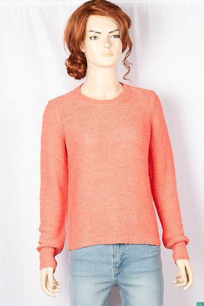 Ladies full sleeve casual fit round neck soft chunky sweater.