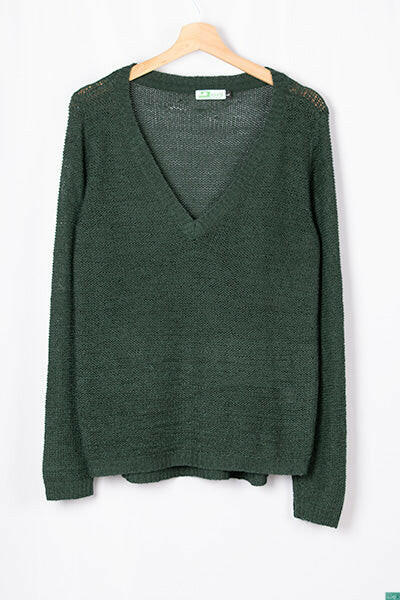 Ladies full sleeve casual fit V neck soft chunky sweater.