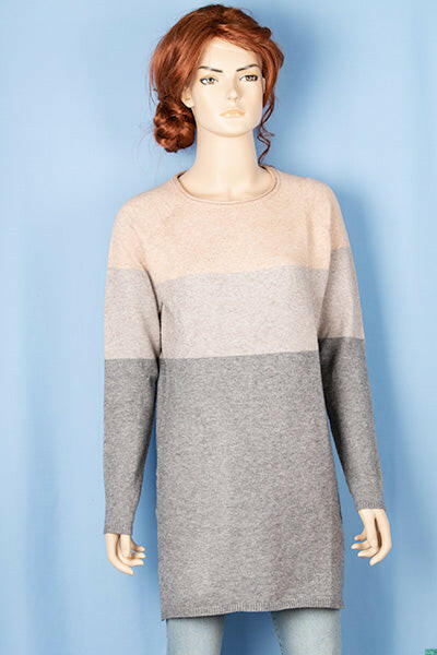 Ladies full sleeve casual fit round neck shaded long sweater.