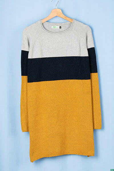 Ladies full sleeve casual fit round neck shaded long sweater.