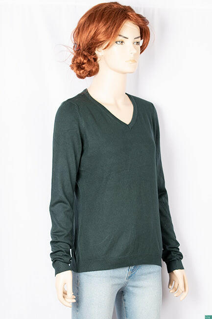 Ladies full sleeve casual fit V neck knitwear.