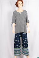 Ladies casual fit Long printed Palazzo Trousers.