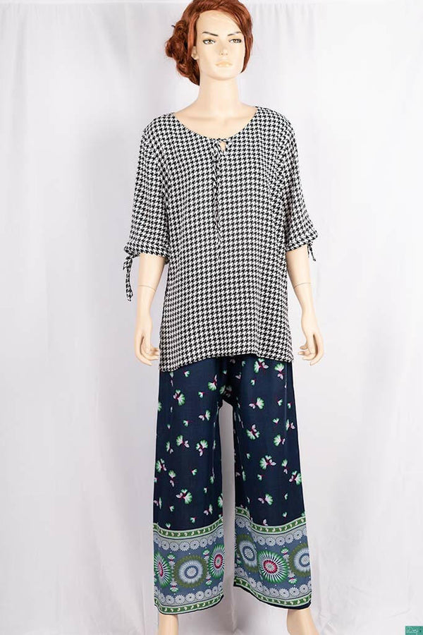 Ladies casual fit Long printed Palazzo Trousers.