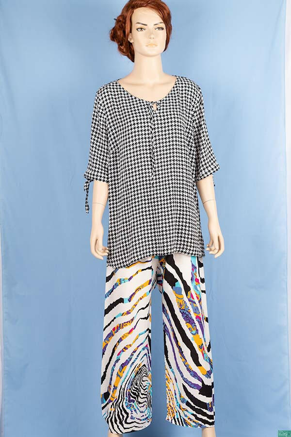 Ladies casual fit Long printed Palazzo Trousers.