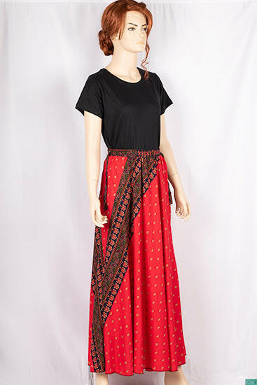 Ladies casual fit Stretchable waist skirts with Side optional belts.