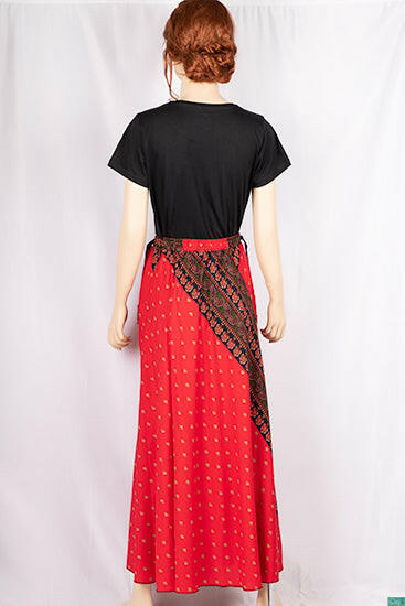 Ladies casual fit Stretchable waist skirts with Side optional belts.