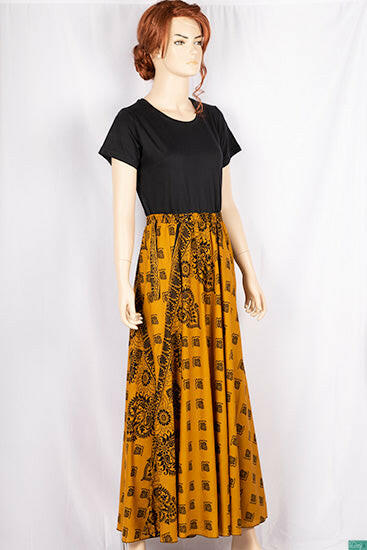 Ladies casual fit Stretchable waist skirts with Side optional belts.