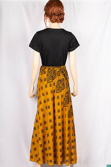 Ladies casual fit Stretchable waist skirts with Side optional belts.