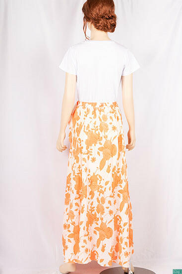 Ladies casual fit Stretchable waist skirts with Side optional belts.