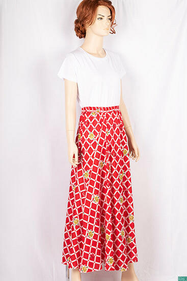 Ladies casual fit Stretchable waist skirts with Side optional belts.
