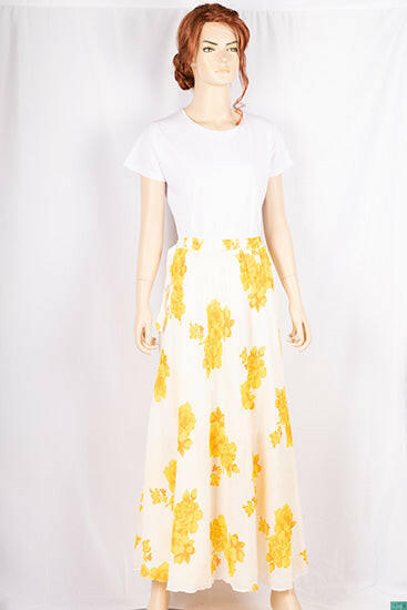 Ladies casual fit Stretchable waist skirts with Side optional belts.