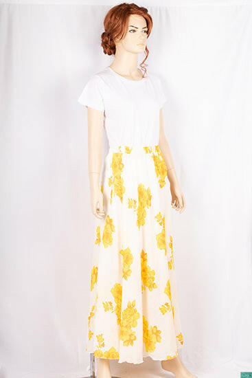 Ladies casual fit Stretchable waist skirts with Side optional belts.