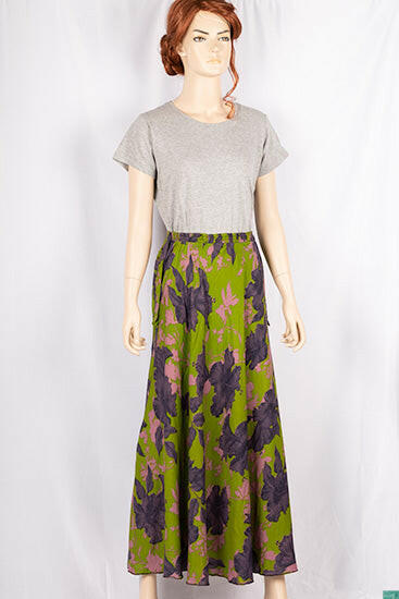 Ladies casual fit Stretchable waist skirts with Side optional belts.