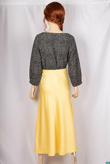 Ladies casual fit mid length Stylish skirts with Stretchable Waist.