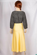 Ladies casual fit mid length Stylish skirts with Stretchable Waist.