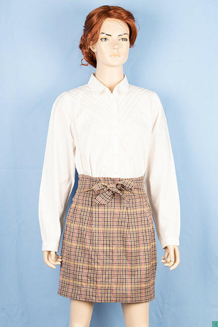 Ladies casual fit short length   Stretchy Stylish skirts with a fashionable bow belt.