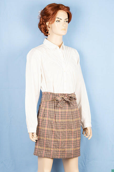 Ladies casual fit short length   Stretchy Stylish skirts with a fashionable bow belt.