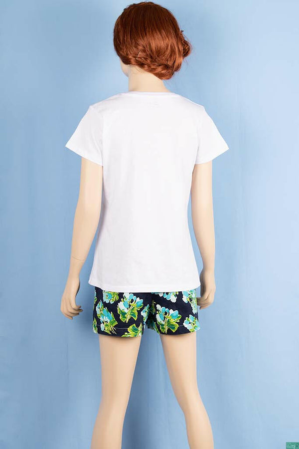 Ladies round neck regular fit short sleeve T-shirts.