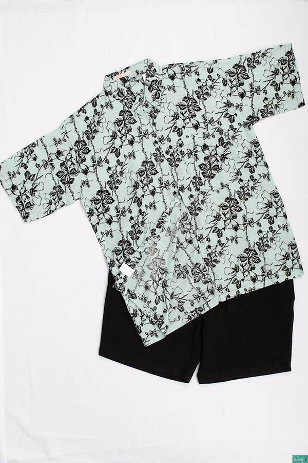 Men’s half sleeve slim fit black floral summer prints shirts.