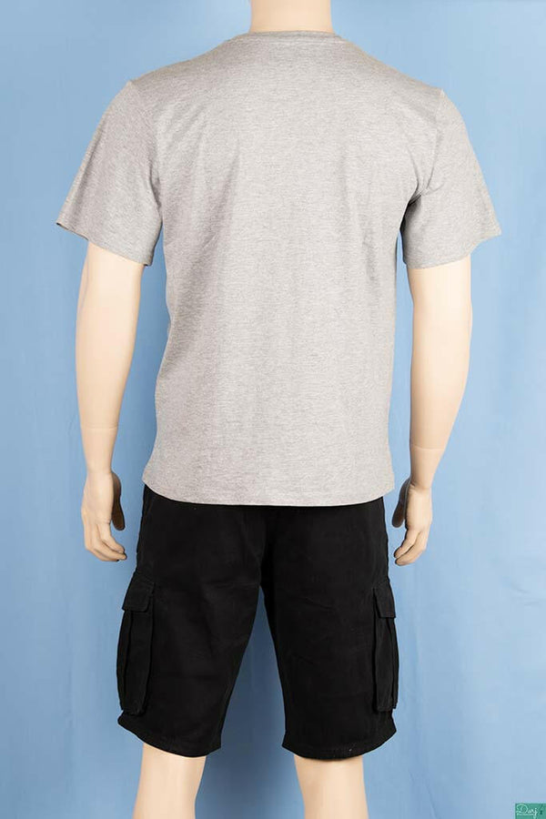 Men’s round neck regular fit short sleeve T-shirts.