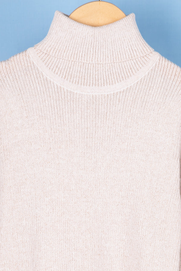 Girl’s full sleeve regular fit high neck sparkle sweater in Off white. A very soft comfortable sweater with 100% cotton. 