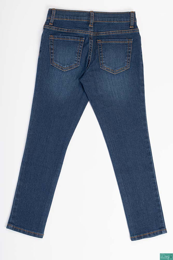 Girl's regular fit Denim Jeans in Blue with small pockets.