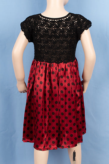 Girls short sleeve crochet work dresses with a cute bow. 