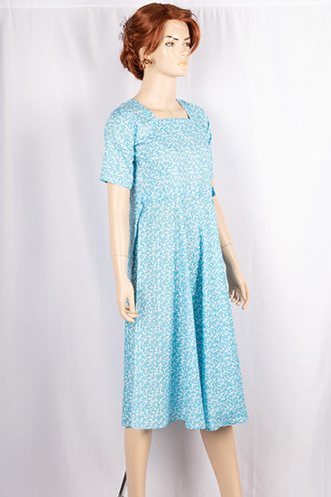 Ladies square neck with half sleeve frock dress. 
