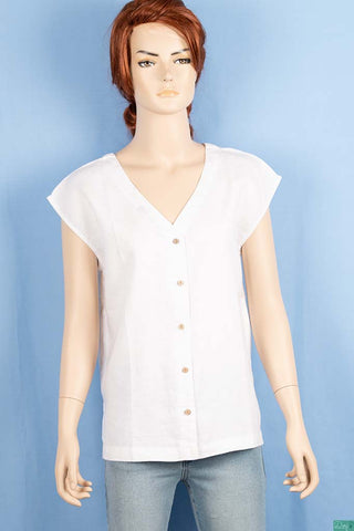 Ladies sleeveless V neck loose fit regular use tops.