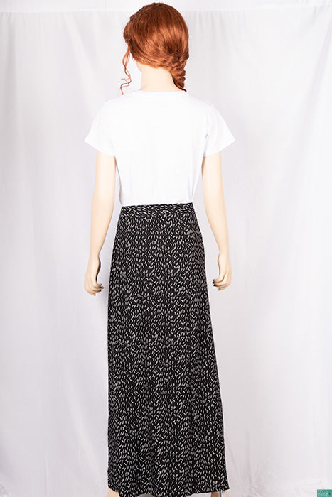 Ladies casual fit Side Splits design Stylish skirts.