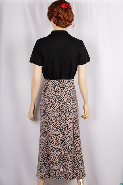 Ladies casual fit mid length stretchy, stylish middle split skirts with buttons.